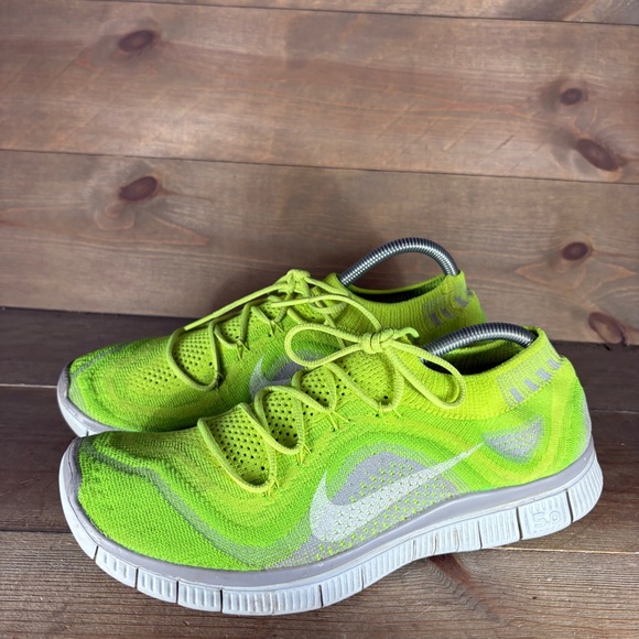 nike free run flyknit 5.0 mens size 10 shoes neon green running sneakers - Picture 1 of 8